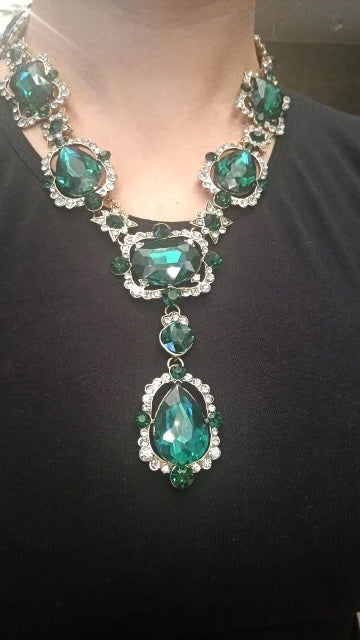 Emerald Green Statement Necklace image 3