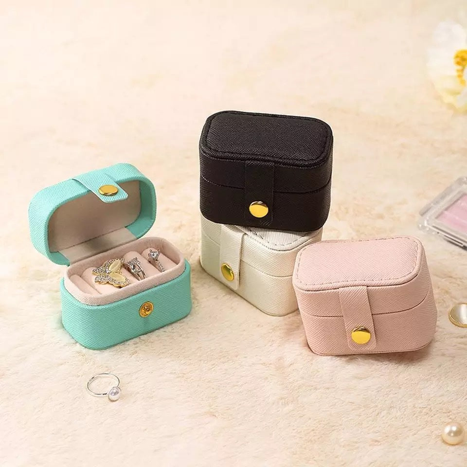 Black Travel Jewellery Case image 5