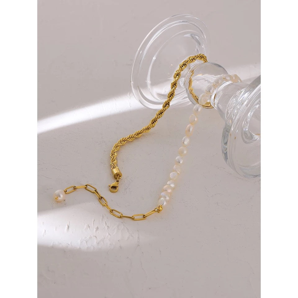 Gold and Pearl Necklace image 4