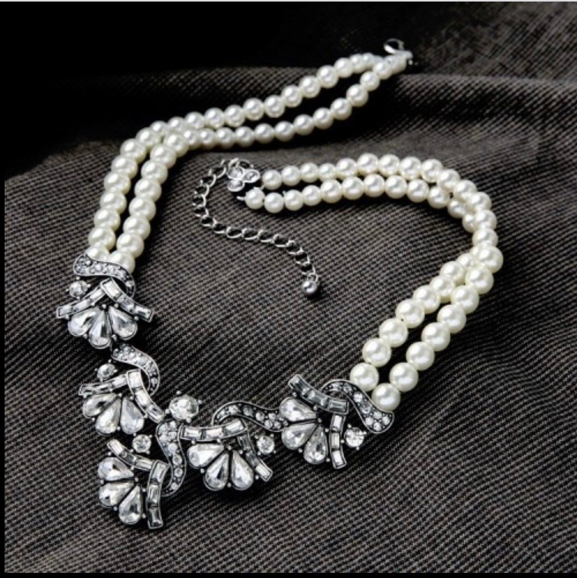 Vintage Pearl Style Necklace image 2