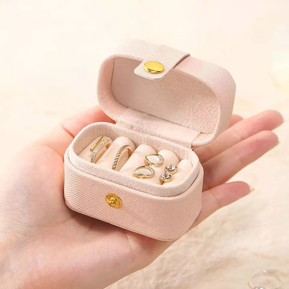 Black Travel Jewellery Case image 4